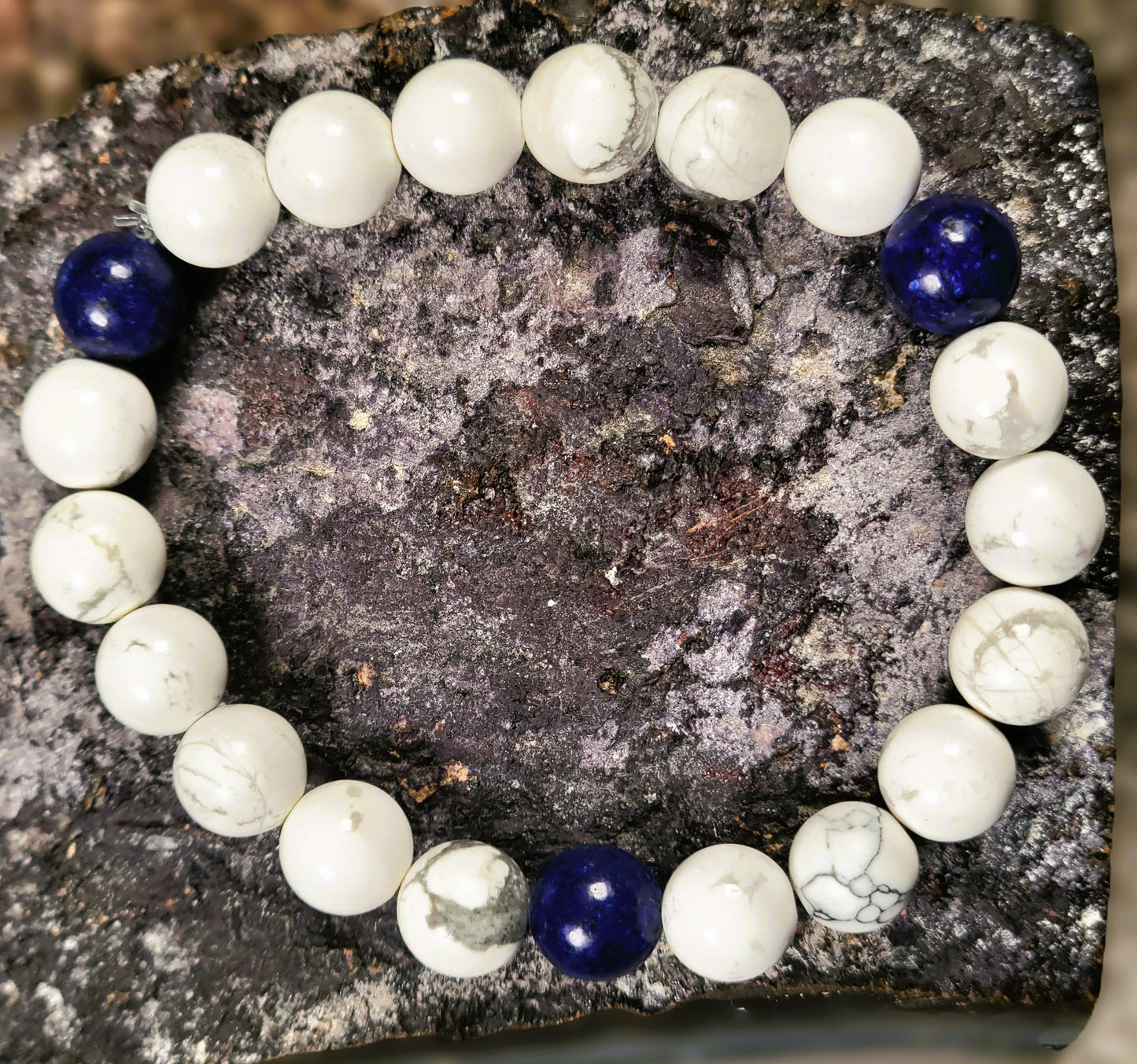 White Pine and Lapis Lazuli bracelet